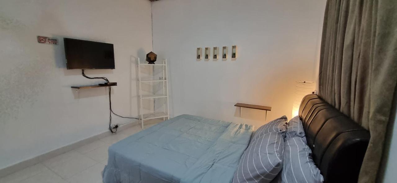 Seven Stones Langkawi Bed & Breakfast Pantai Cenang  Exterior photo
